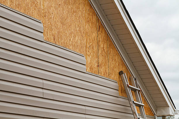 Professional Wood Siding technician working in Eatontown, NJ